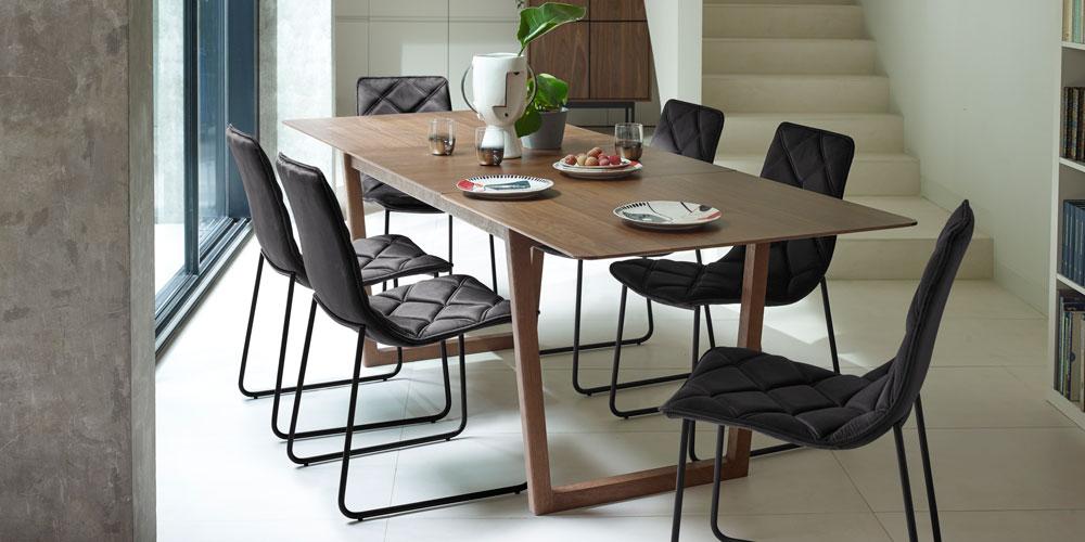 Ease dining table